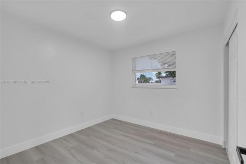 Villa ou maison à vendre à Miami Gardens, Floride: 4 chambres, 146.32 m2 № 1896121 - photo 13