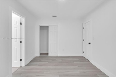 Villa ou maison à vendre à Miami Gardens, Floride: 4 chambres, 146.32 m2 № 1896121 - photo 23