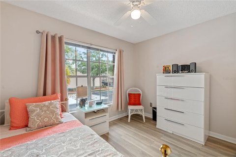 Condo in New Port Richey, Florida, 2 bedrooms  № 1718384 - photo 14
