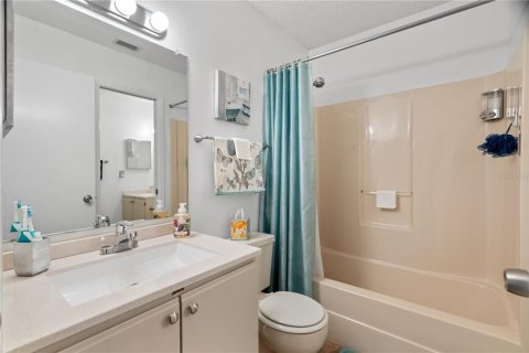 Condo in New Port Richey, Florida, 2 bedrooms  № 1718384 - photo 16