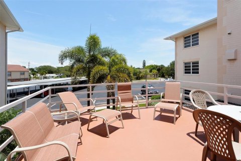 Condo in Venice, Florida, 1 bedroom № 2378182 - photo 20