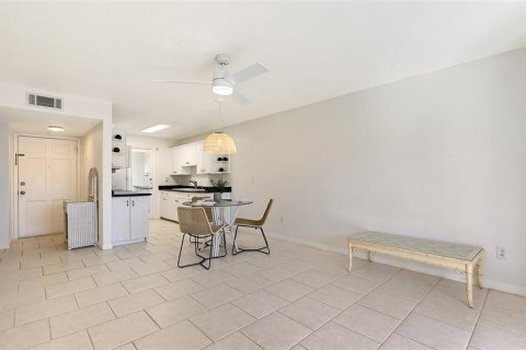 Condo in Venice, Florida, 1 bedroom № 2378182 - photo 7