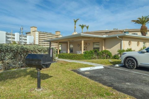 Condo in Venice, Florida, 1 bedroom № 2378182 - photo 24