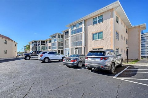 Condo in Venice, Florida, 1 bedroom № 2378182 - photo 22