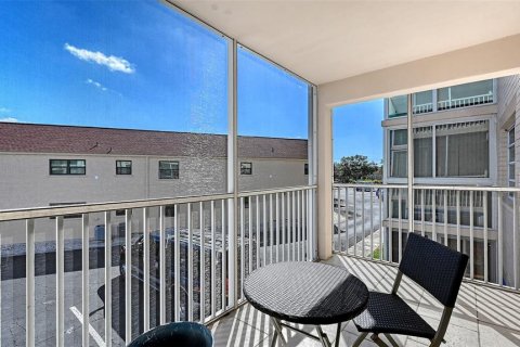 Condo in Venice, Florida, 1 bedroom № 2378182 - photo 14