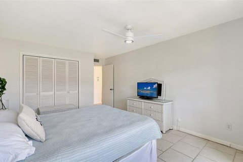 Condo in Venice, Florida, 1 bedroom № 2378182 - photo 10