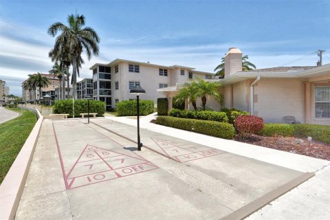 Condo in Venice, Florida, 1 bedroom № 2378182 - photo 25