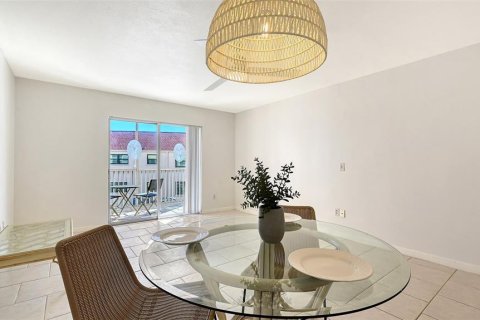 Condo in Venice, Florida, 1 bedroom № 2378182 - photo 4