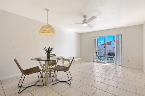 Condo in Venice, Florida, 1 bedroom № 2378182 - photo 3