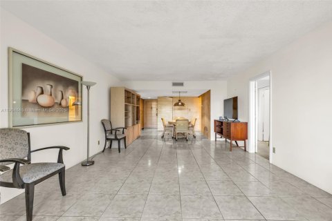 Copropriété à vendre à Weston, Floride: 2 chambres, 118.26 m2 № 1968638 - photo 19
