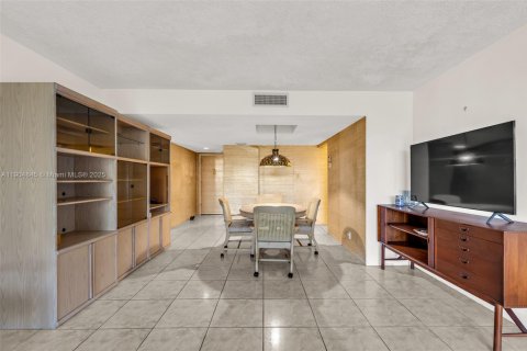 Copropriété à vendre à Weston, Floride: 2 chambres, 118.26 m2 № 1968638 - photo 14