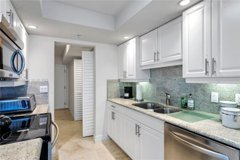 Снять в аренду кондоминиум в Ривьера-Бич, Флорида 2 спальни, 138.24м2, № 2022919 - фото 20