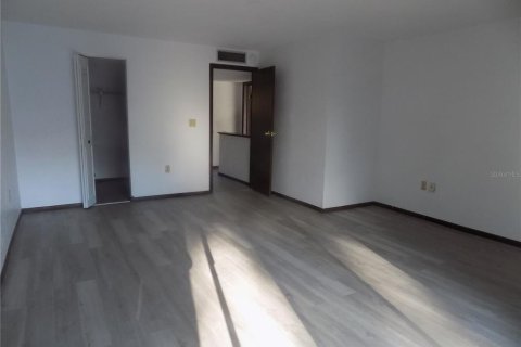 Condominio en alquiler en Gainesville, Florida, 2 dormitorios, 120.03 m2 № 2234630 - foto 11