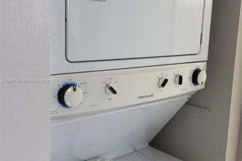 Снять в аренду кондоминиум в Майами, Флорида 1 спальня, 62.24м2, № 2004029 - фото 7