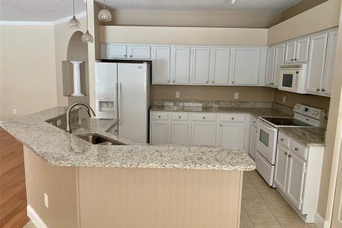 House in Odessa, Florida 4 bedrooms, 181.72 sq.m. № 2273089 - photo 9