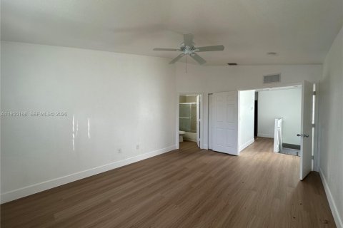 Снять в аренду таунхаус в Мирамар, Флорида 3 спальни, 134.71м2, № 2011082 - фото 18