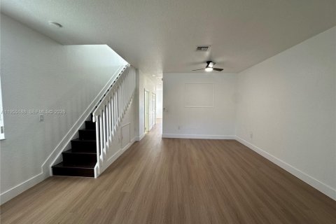 Снять в аренду таунхаус в Мирамар, Флорида 3 спальни, 134.71м2, № 2011082 - фото 3