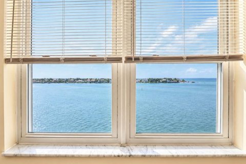 Copropriété à vendre à Saint Petersburg, Floride: 1 chambre, 110.09 m2 № 2412623 - photo 21