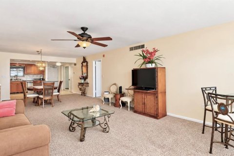 Copropriété à vendre à Saint Petersburg, Floride: 1 chambre, 110.09 m2 № 2412623 - photo 19