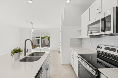 Townhouse in Bradenton, Florida 3 bedrooms, 125.14 sq.m. № 1718552 - photo 5