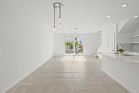 Townhouse in Bradenton, Florida 3 bedrooms, 125.14 sq.m. № 1718552 - photo 8