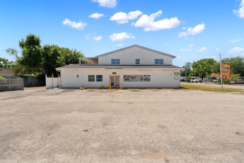 Commercial property in Tampa, Florida 483.18 sq.m. № 2195246