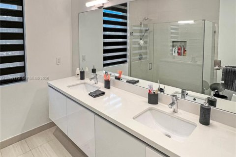 Villa ou maison à louer à Weston, Floride: 6 chambres, 453.46 m2 № 2089460 - photo 21