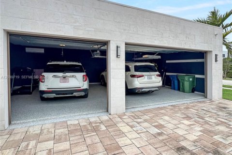 Villa ou maison à louer à Weston, Floride: 6 chambres, 453.46 m2 № 2089460 - photo 29