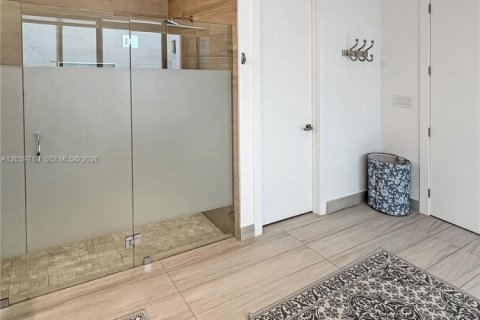 Villa ou maison à louer à Weston, Floride: 6 chambres, 453.46 m2 № 2089460 - photo 19
