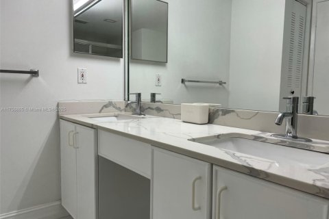Condominio en venta en Aventura, Florida, 2 dormitorios, 102.56 m2 № 1980032 - foto 15