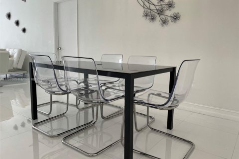 Condominio en venta en Aventura, Florida, 2 dormitorios, 102.56 m2 № 1980032 - foto 5