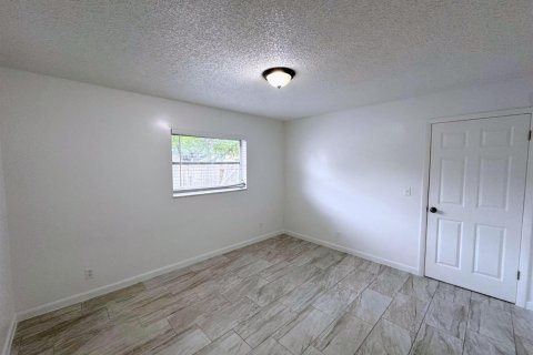 Apartment in Lantana, Florida 2 bedrooms, 246.38 sq.m. № 2169992 - photo 6