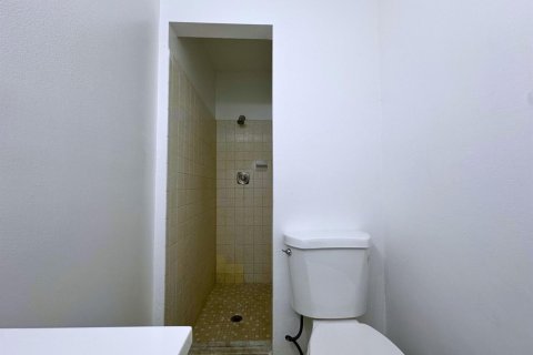 Apartment in Lantana, Florida 2 bedrooms, 246.38 sq.m. № 2169992 - photo 5
