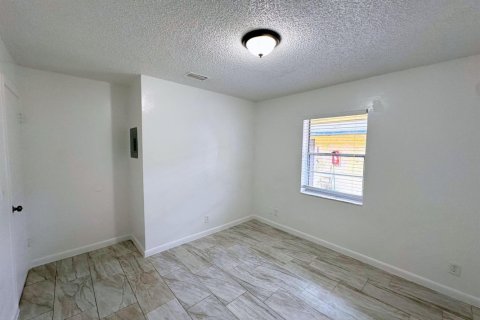Apartment in Lantana, Florida 2 bedrooms, 246.38 sq.m. № 2169992 - photo 3