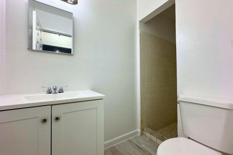 Apartment in Lantana, Florida 2 bedrooms, 246.38 sq.m. № 2169992 - photo 4