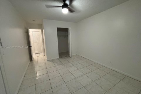 Casa en alquiler en Pompano Beach, Florida, 2 dormitorios, 325.44 m2 № 1928675 - foto 9