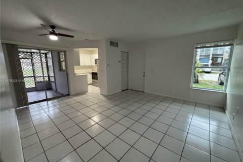 Casa en alquiler en Pompano Beach, Florida, 2 dormitorios, 325.44 m2 № 1928675 - foto 1