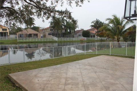 Casa en alquiler en Pembroke Pines, Florida, 4 dormitorios, 137.77 m2 № 2064776 - foto 28