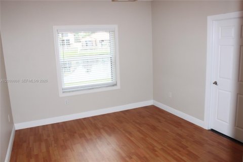 Casa en alquiler en Pembroke Pines, Florida, 4 dormitorios, 137.77 m2 № 2064776 - foto 18