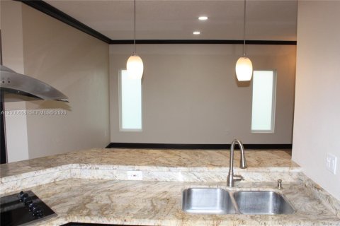 Casa en alquiler en Pembroke Pines, Florida, 4 dormitorios, 137.77 m2 № 2064776 - foto 20