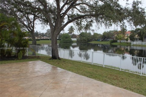 Casa en alquiler en Pembroke Pines, Florida, 4 dormitorios, 137.77 m2 № 2064776 - foto 27