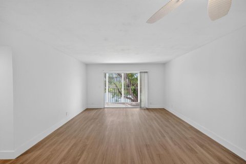 Condo in Delray Beach, Florida, 2 bedrooms № 2246237 - photo 18