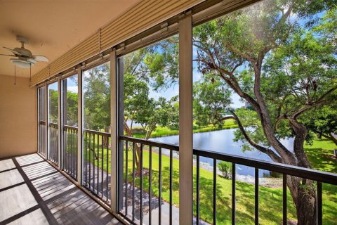 Condo in Delray Beach, Florida, 2 bedrooms № 2246237 - photo 30