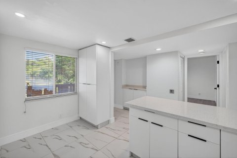 Condo in Delray Beach, Florida, 2 bedrooms № 2246237 - photo 8