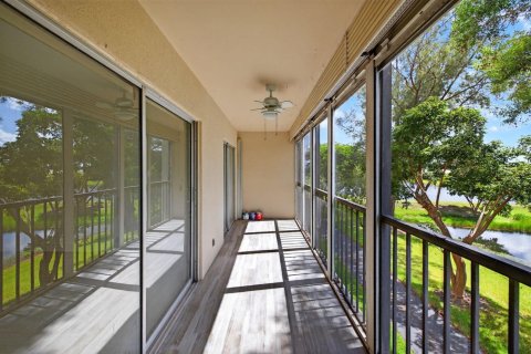 Condo in Delray Beach, Florida, 2 bedrooms № 2246237 - photo 29