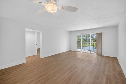 Condo in Delray Beach, Florida, 2 bedrooms № 2246237 - photo 19