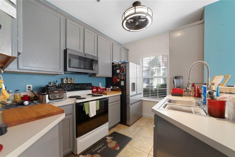 Condo in Orlando, Florida, 3 bedrooms № 2201295 - photo 11