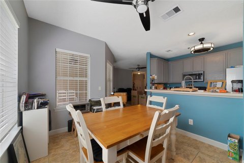 Condo in Orlando, Florida, 3 bedrooms № 2201295 - photo 13
