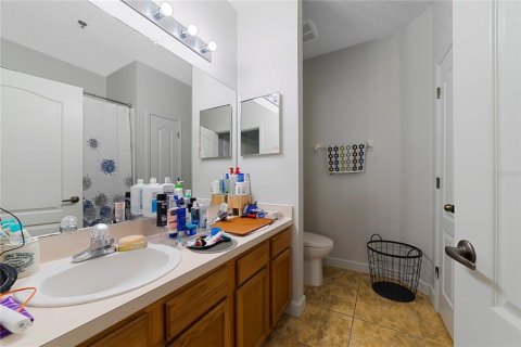 Condo in Orlando, Florida, 3 bedrooms № 2201295 - photo 5