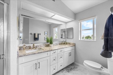 House in Hernando Beach, Florida 3 bedrooms, 170.75 sq.m. № 2200440 - photo 17